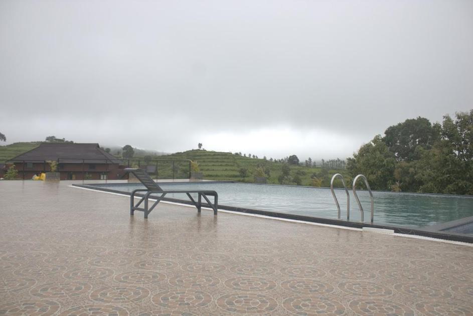 Misty Valley Resort Varagampadi Exteriör bild